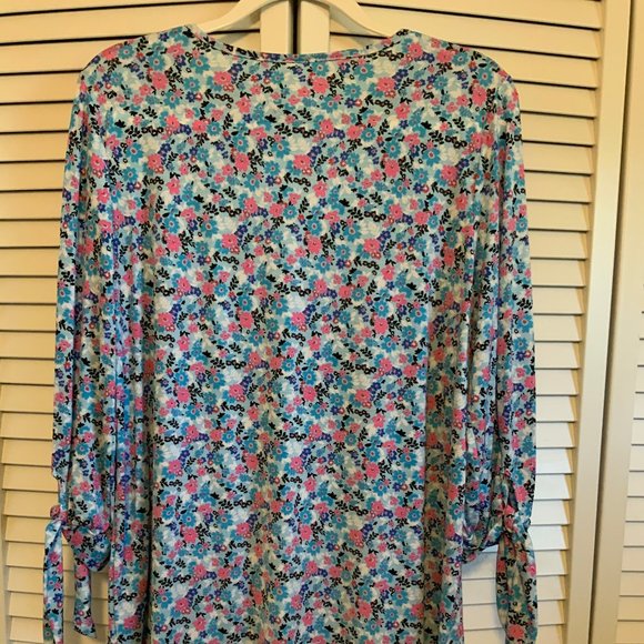Ladies Plus Light Blue Floral Casual Blouse - 1X - 2X - 3X - Picture 5 of 10